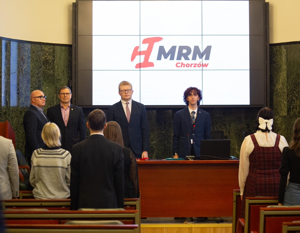IV sesja Młodzieżowa Rada Miasta Chorzów za nami. Podpisano symboliczną umowę