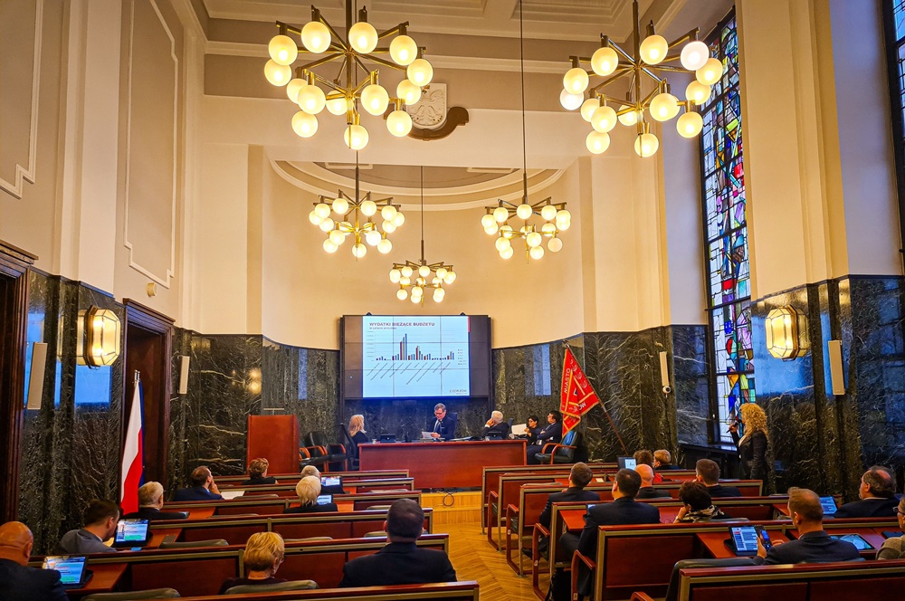 Betlejemskie Światełko Pokoju na Sesji Rady Miasta Chorzów. Ustalono budżet na 2024 Rok