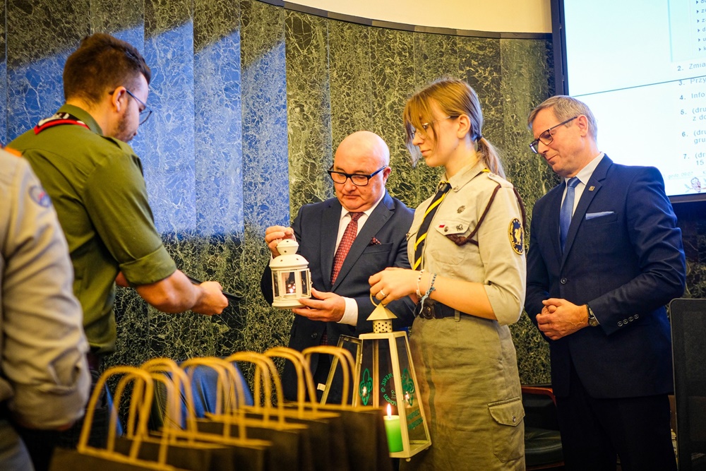 Betlejemskie Światełko Pokoju na Sesji Rady Miasta Chorzów. Ustalono budżet na 2024 Rok