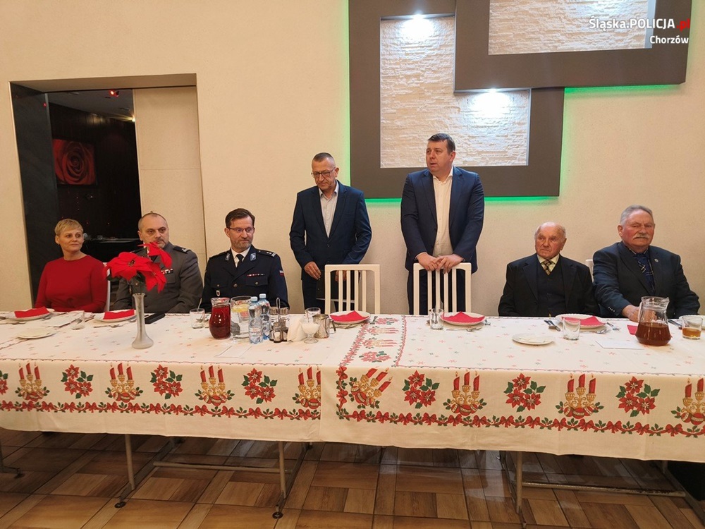 Wigilia policyjnych emerytów i rencistów z Chorzowa. Zobacz, co się działo!