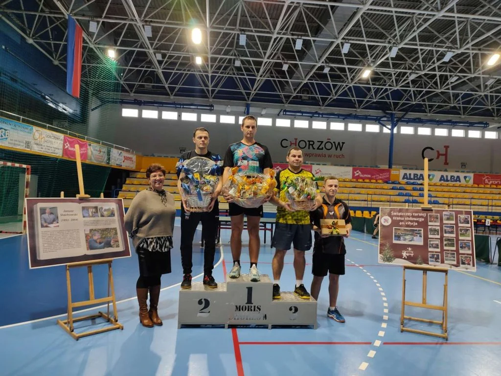 Świąteczny Turniej Tenisa Stołowego w Chorzowie za nami. Sprawdź wyniki!