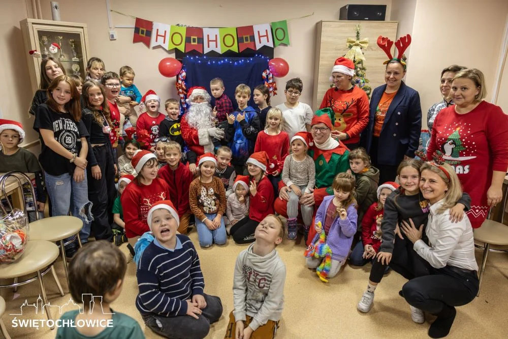 Święty Mikołaj odwiedził świętochłowickie dzieci. Za nami magiczny wieczór w OPS