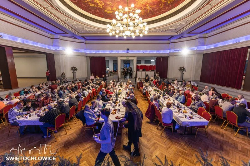 W Świętochłowicach odbyła się miejska wigilia dla samotnych i potrzebujących! [ZDJĘCIA]