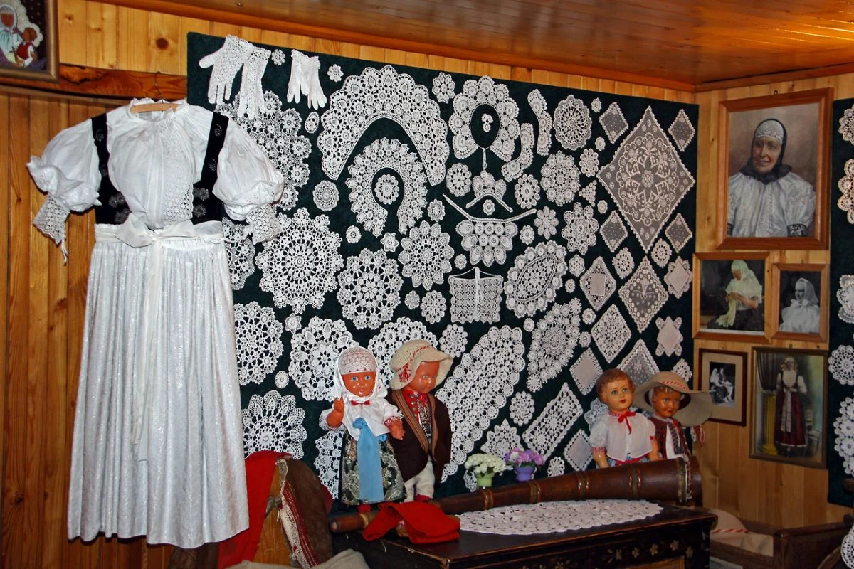 Koniaków, czyli malownicza wieś słynąca z koronkowych wyrobów. Co warto tam zwiedzić?