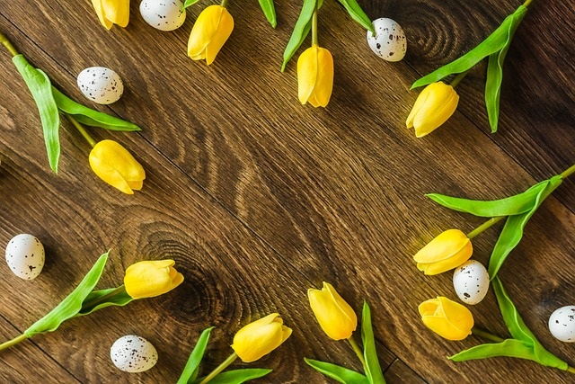 Jak wykorzystać kwiaty wielkanocne w tworzeniu dekoracji?