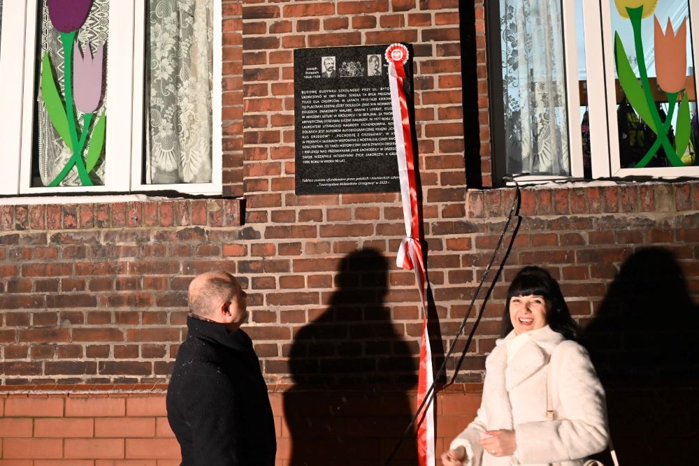 Odsłonięto tablicę ku pamięci Józefa Dolezicha i jego syna Norberta Ernsta Dolezicha