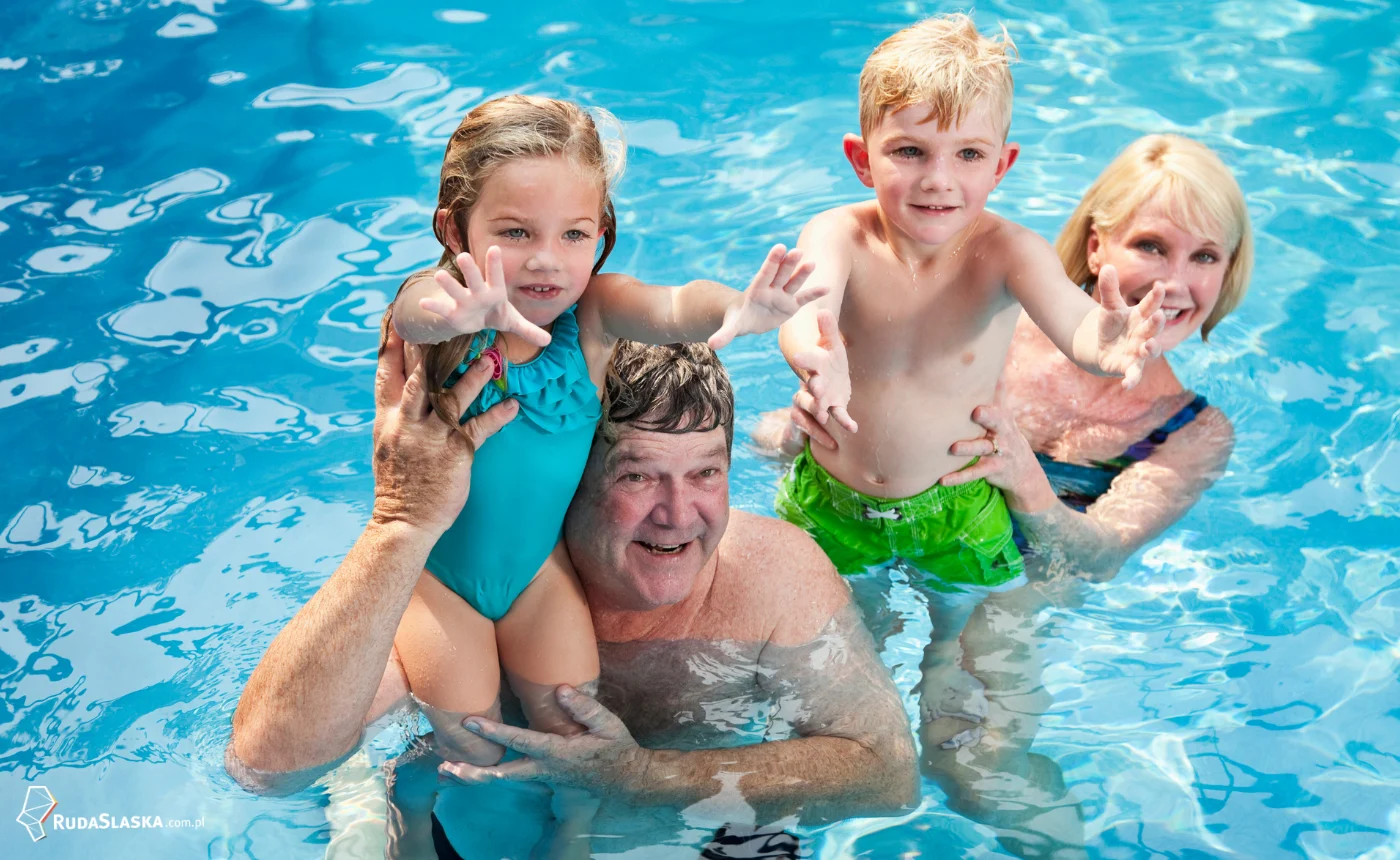 Świętuj Dzień Babci i Dziadka w Aquadromie z 50% rabatem na bilety!