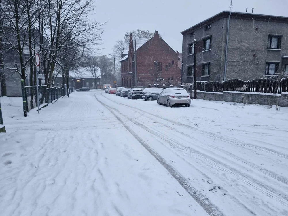 Uwaga kierowcy! Trudne warunki na rudzkich drogach