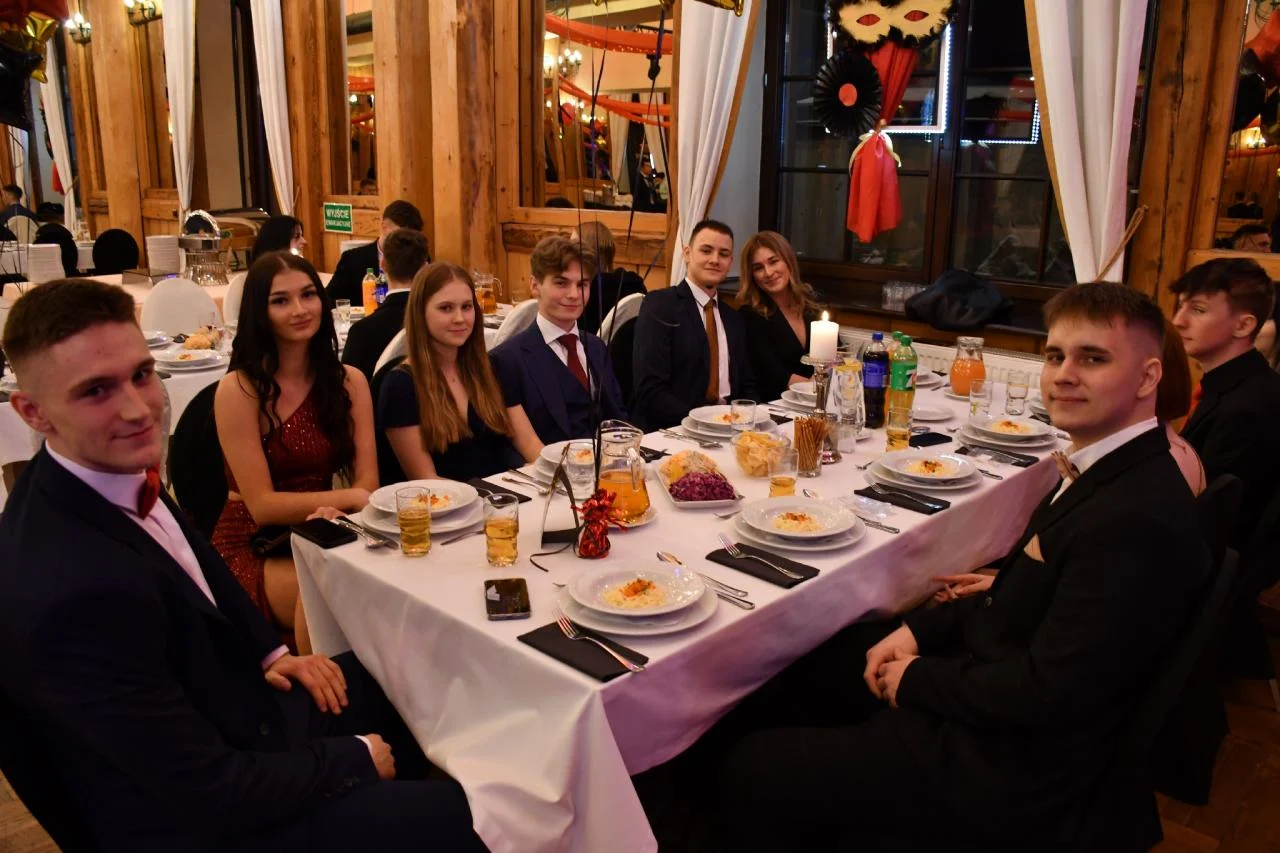 Studniówka uczniów "Kopernika" 3