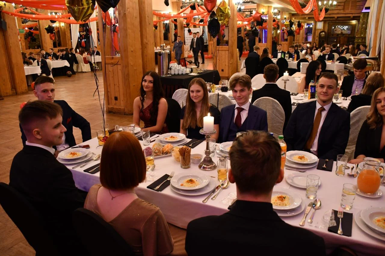 Studniówka uczniów "Kopernika" 4