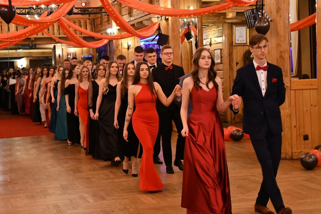 Studniówka uczniów "Kopernika" 9