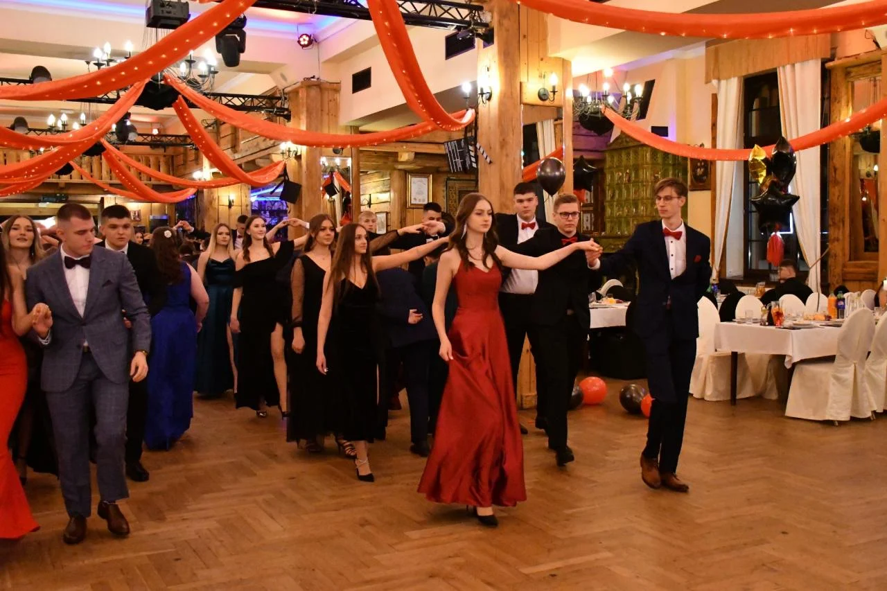 Studniówka uczniów "Kopernika" 18