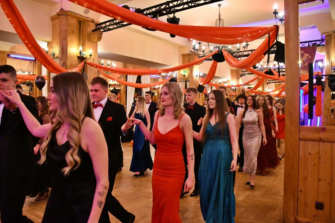 Studniówka uczniów "Kopernika" 28