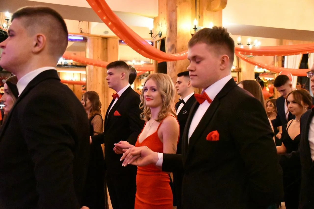 Studniówka uczniów "Kopernika" 32