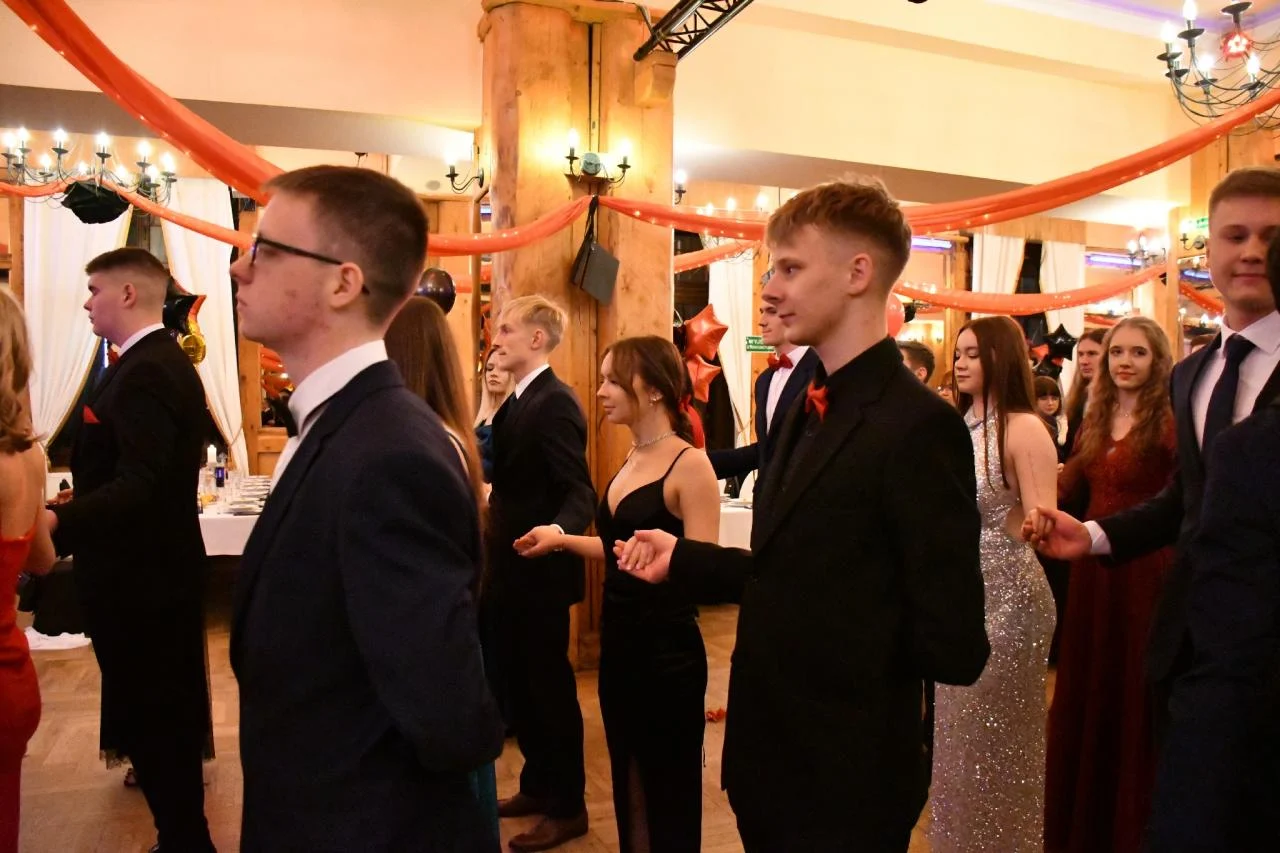 Studniówka uczniów "Kopernika" 35