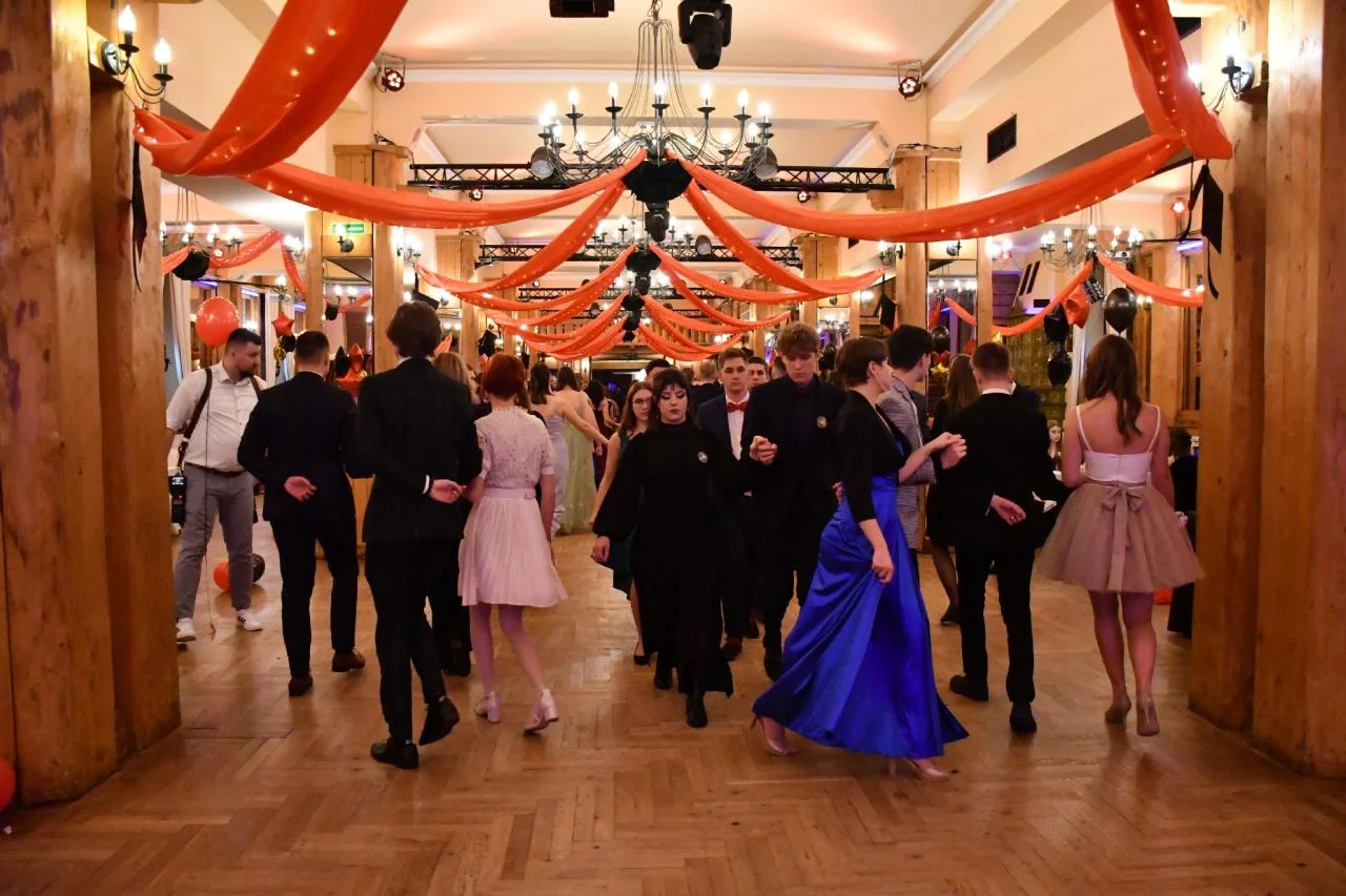 Studniówka uczniów "Kopernika" 50