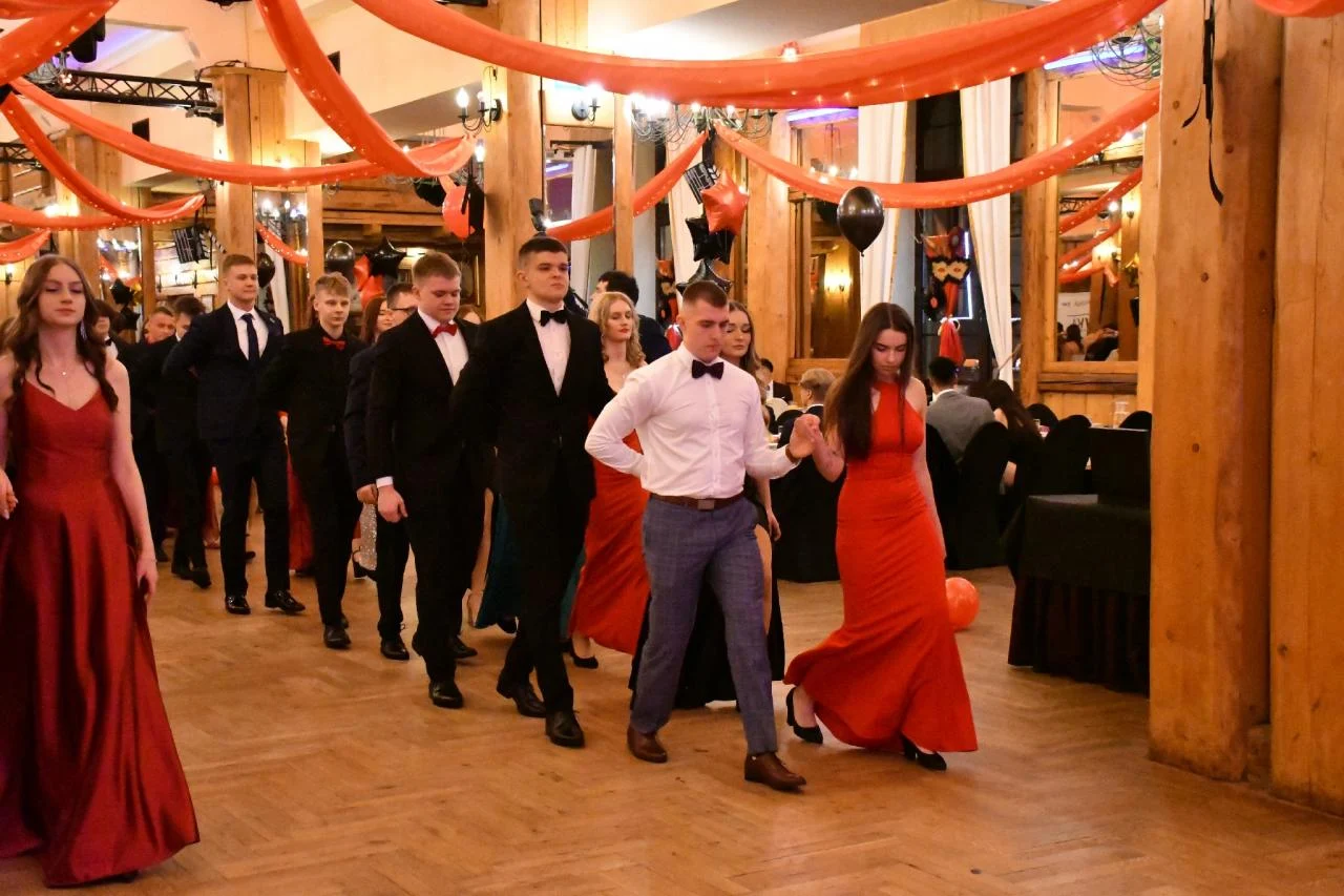 Studniówka uczniów "Kopernika" 51