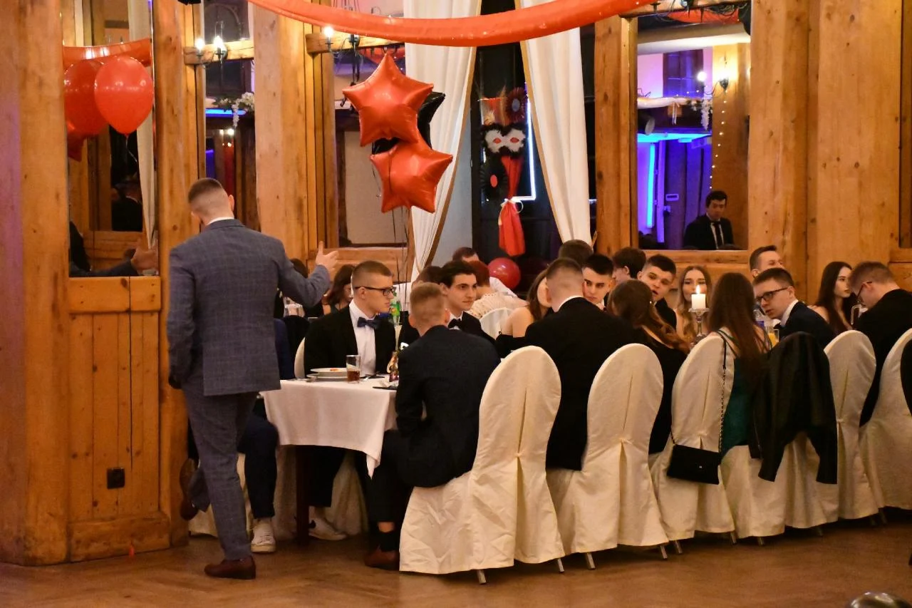 Studniówka uczniów "Kopernika" 59