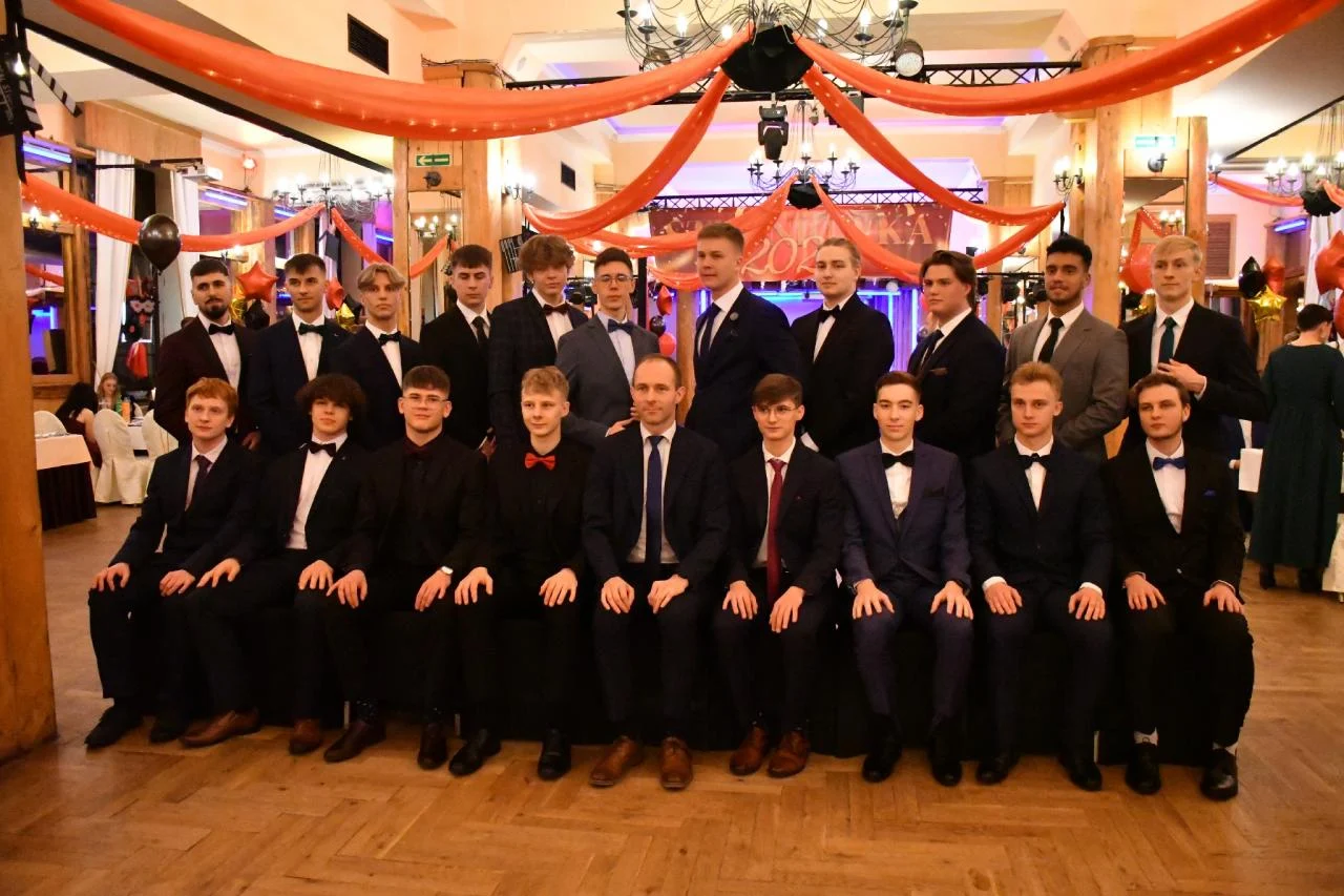 Studniówka uczniów "Kopernika" 60