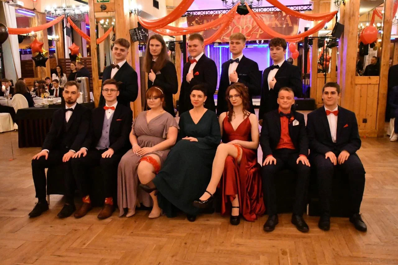 Studniówka uczniów "Kopernika" 62