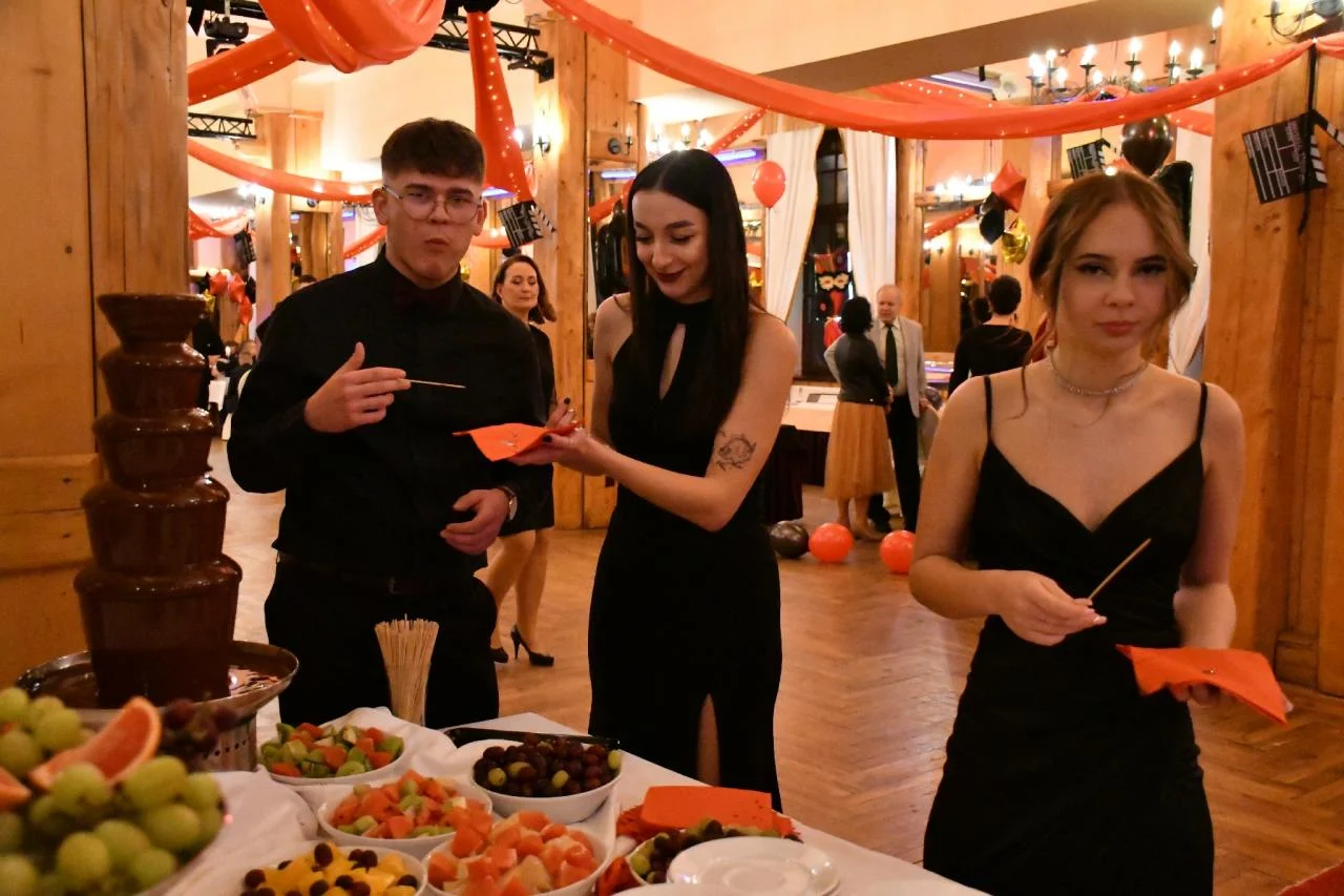 Studniówka uczniów "Kopernika" 66