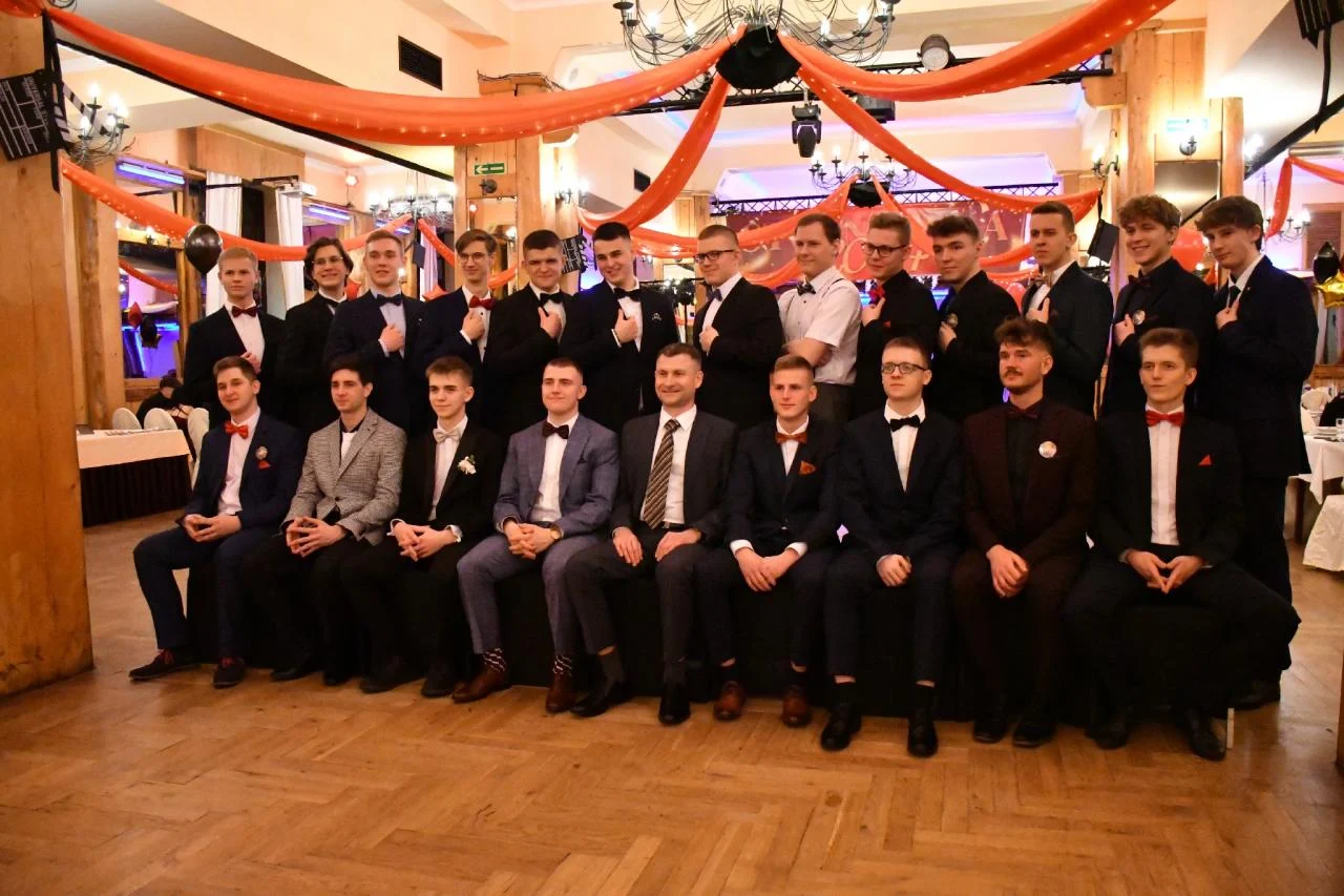 Studniówka uczniów "Kopernika" 72