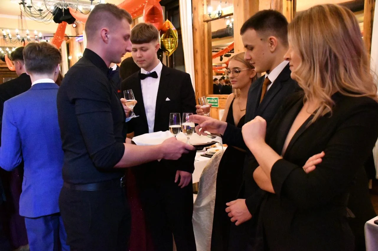 Studniówka uczniów "Kopernika" 88