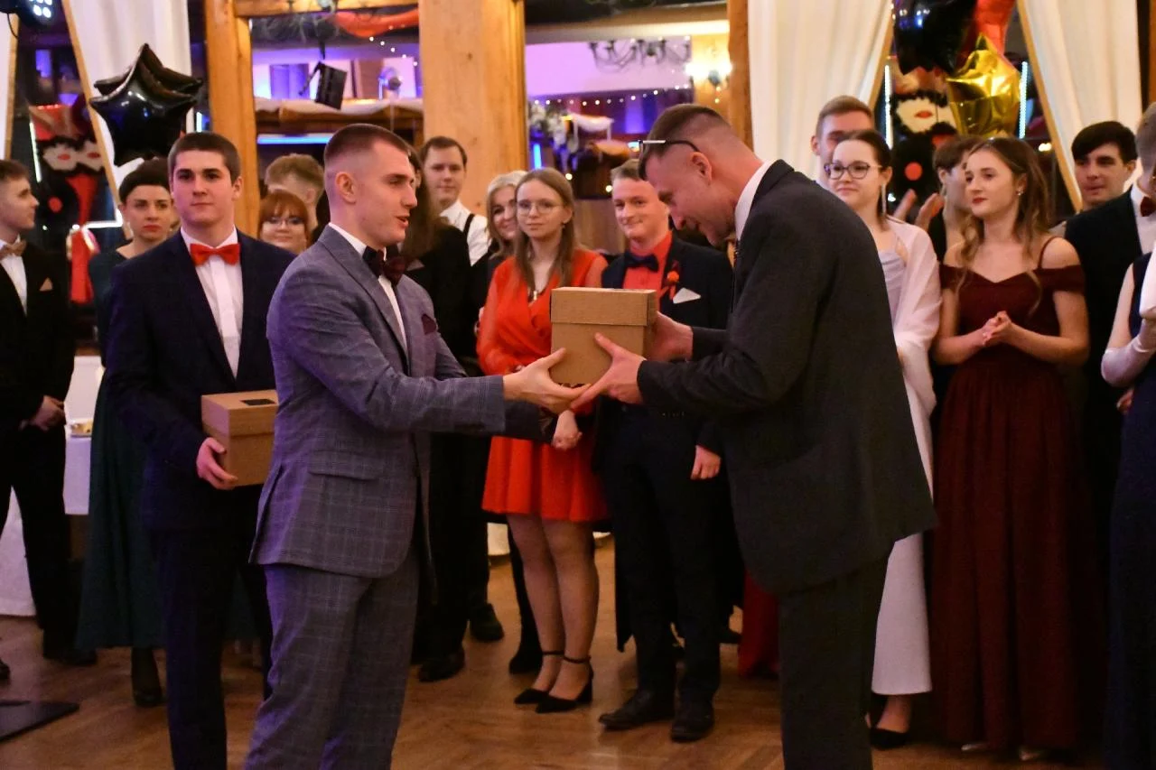 Studniówka uczniów "Kopernika" 98