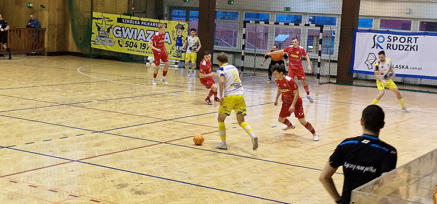 PKO Gwiazda Ruda Śląska wciąż na czele po zwycięstwie 9-2 nad GKS Futsal Nowiny
