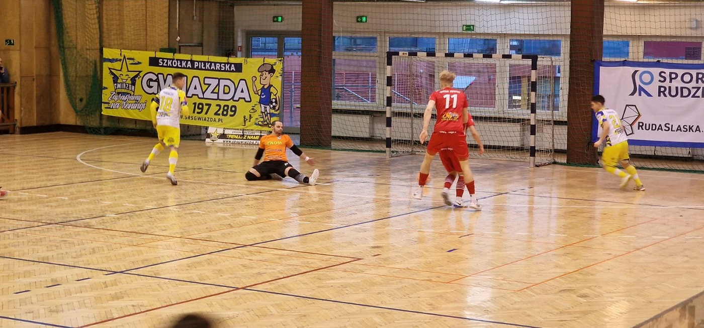 PKO Gwiazda Ruda Śląska wciąż na czele po zwycięstwie 9-2 nad GKS Futsal Nowiny