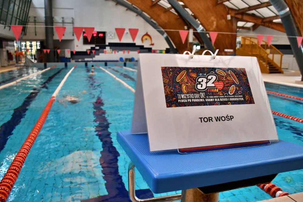 Sztafeta pływacka WOŚP 48