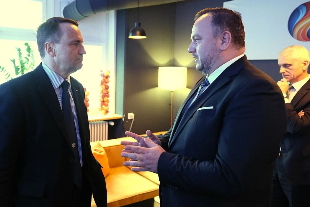 Jakub Chełstowski rozmawiał o współpracy transgranicznej w Davos