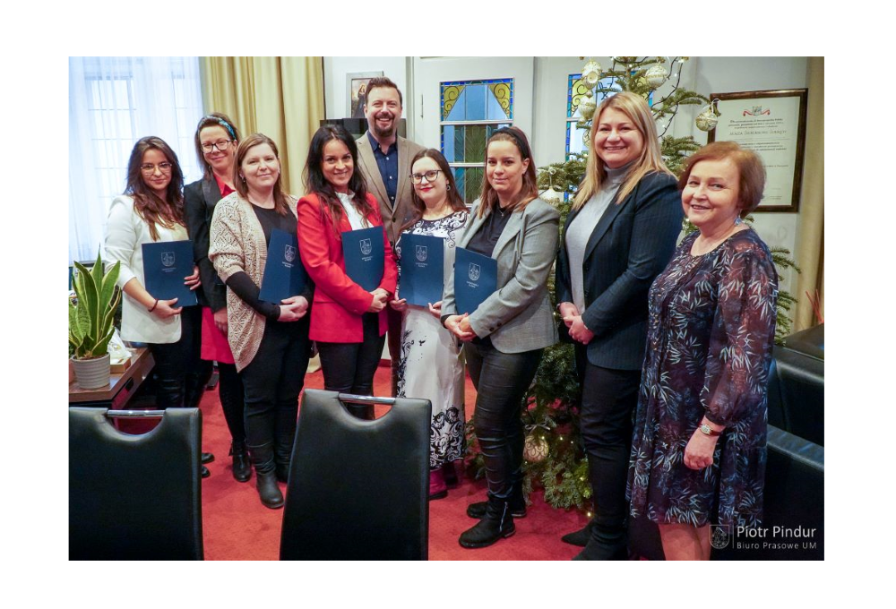Kolejni nauczyciele mianowani odebrali akty nadania od Prezydenta Miasta