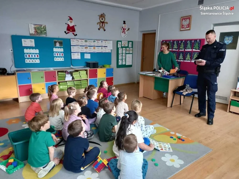 Siemianowicki mundurowy spotkał się z najmłodszymi mieszkańcami