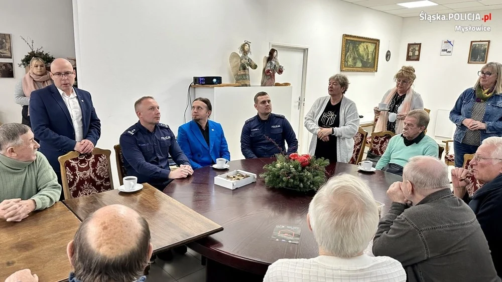 "Bezpieczeństwo Seniorów w Mysłowicach". Debata z udziałem mysłowickich policjantów