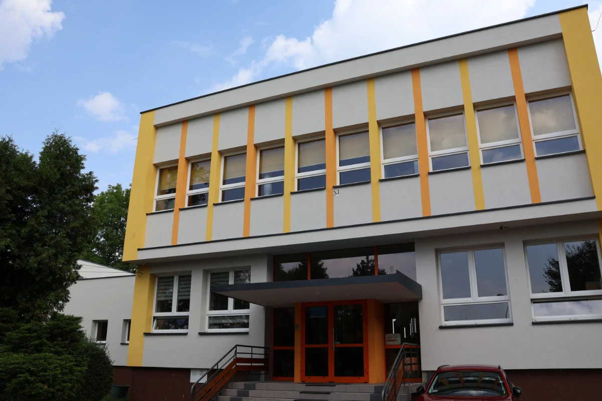 Trwa rozbudowa Szkoły Podstawowej nr 6 w Orzeszu Zawiści o nowe przedszkole