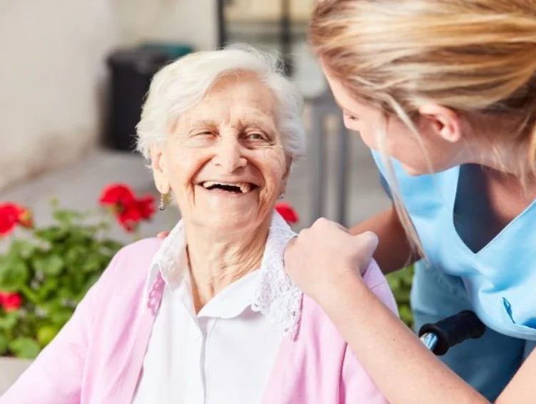 Czy oddać rodzica do domu opieki? To trudna decyzja