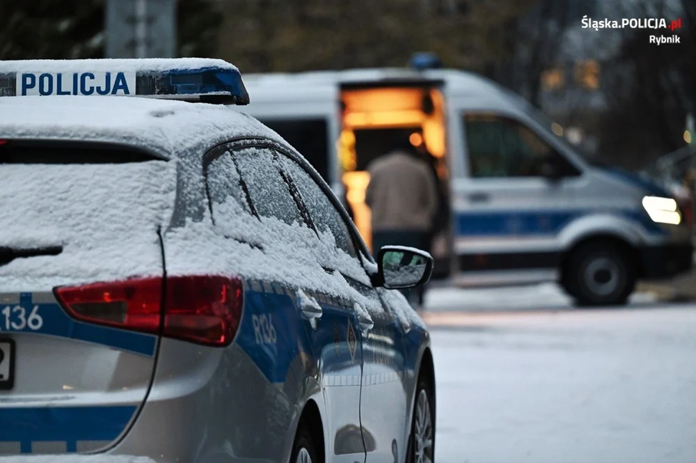 Rybniccy policjanci pomogli 75-latkowi w potrzebie