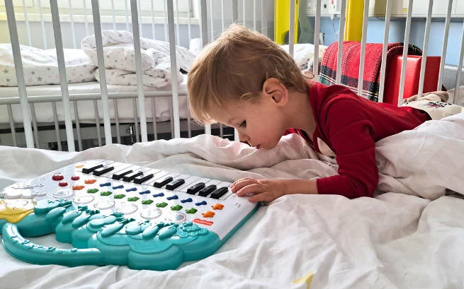 Kacperek zmaga się z poważnymi chorobami. Trwa zbiórka na leczenie chłopca