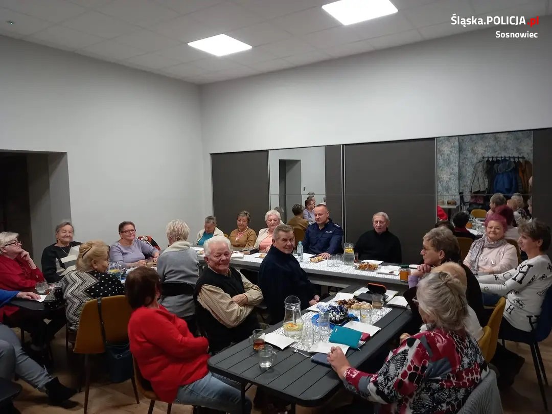 Klub Seniora miejscem spotkania dzielnicowych z seniorami z "Juliusza"