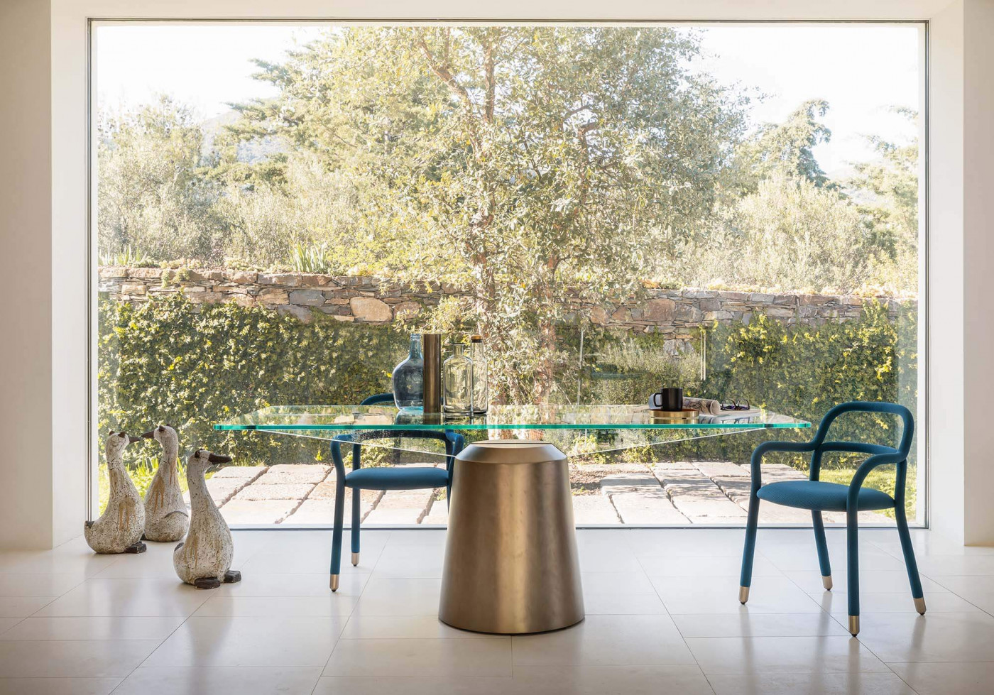 Stół szklany w Twoim mieszkaniu - jaki wybrać?