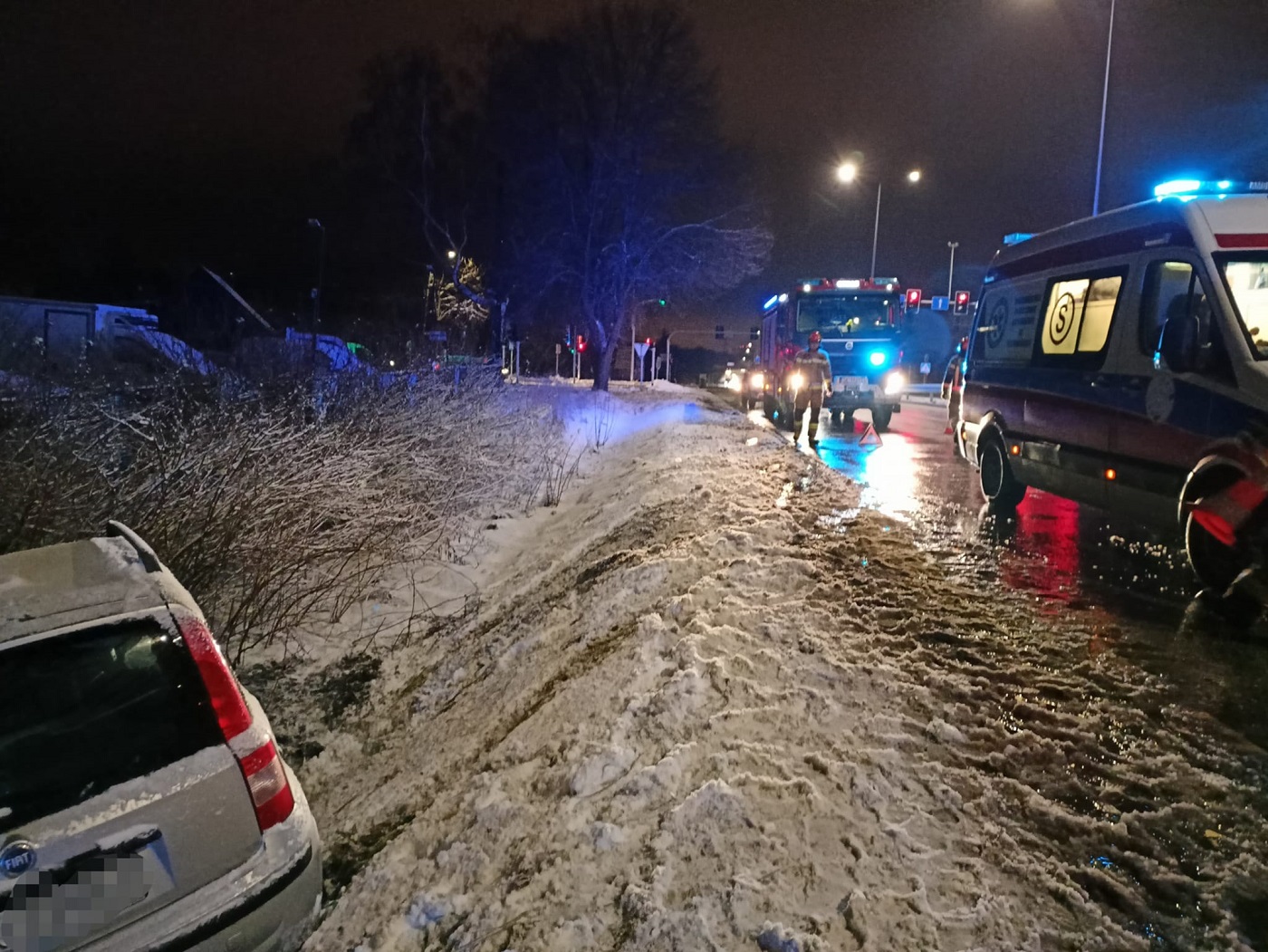 Policja z Mikołowa ostrzega kierowców przed trudnymi warunkami na drodze!