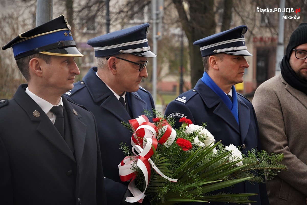 Policjanci garnizonu mikołowskiego w 79. rocznicę Tragedii Górnośląskiej