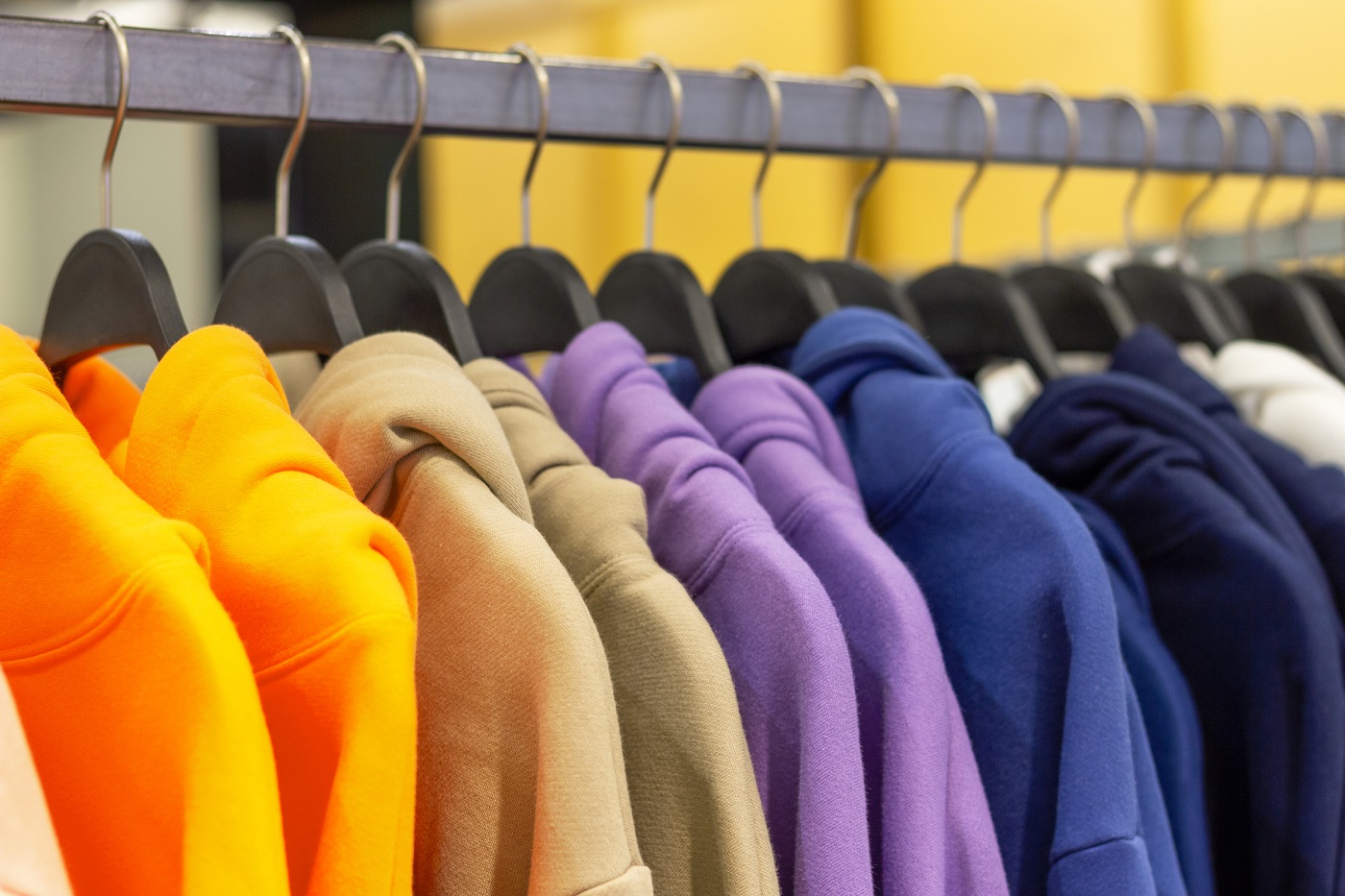 Capsule wardrobe – na czym polega i jak ją stworzyć?