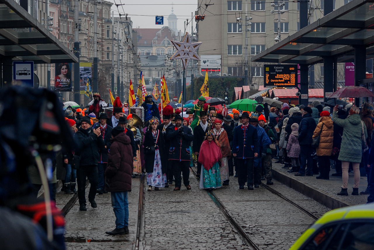 Orszak Trzech Króli przeszedł przez miasto [FOTORELACJA]