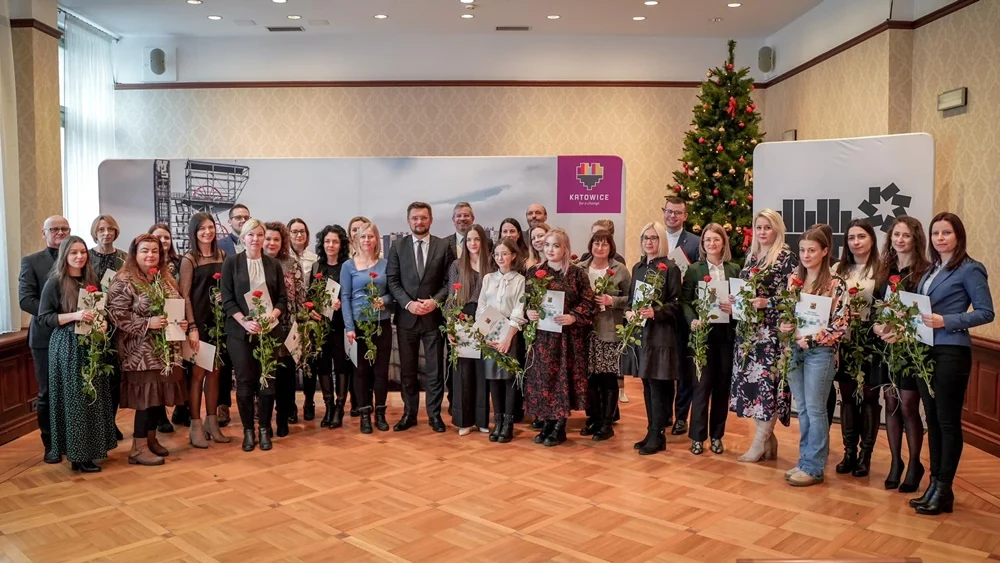 Marcin Krupa wręczył akty nadania stopnia awansu zawodowego nauczycielom z Katowic