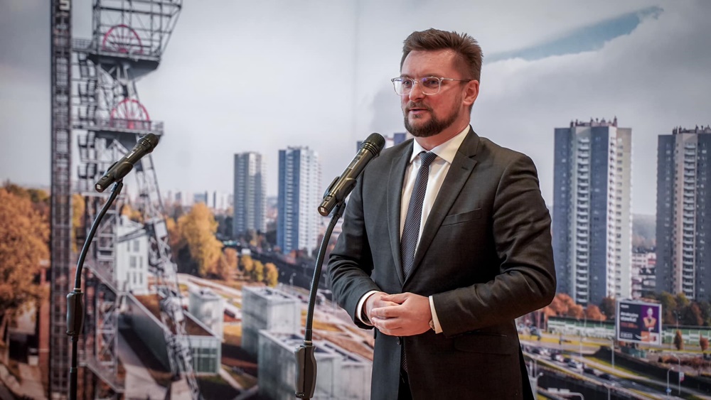 Marcin Krupa wręczył akty nadania stopnia awansu zawodowego nauczycielom z Katowic