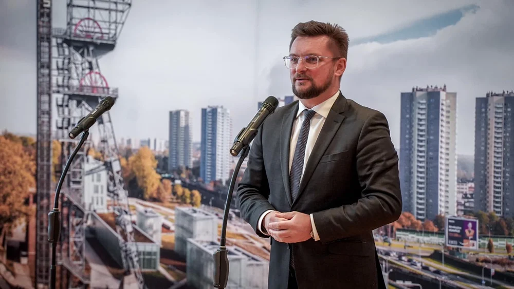 Marcin Krupa wręczył akty nadania stopnia awansu zawodowego nauczycielom z Katowic