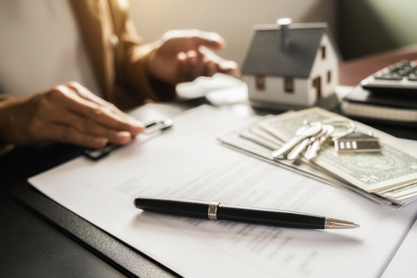 Udziały w nieruchomości na sprzedaż, a zgoda pozostałych udziałowców - jak zbyć udziały?