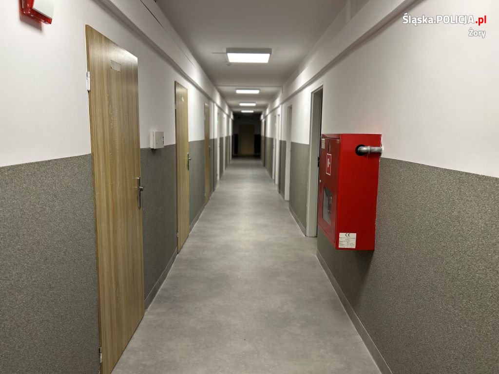 Za nami remont piętra budynku żorskiej Policji. Zobacz efekty!